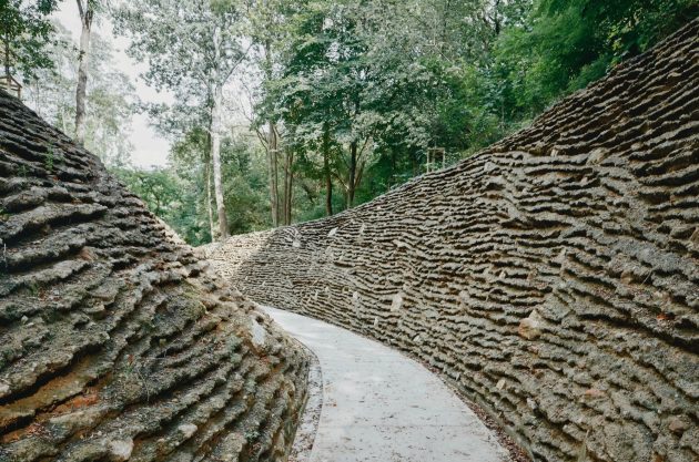 The Warsaw Uprising Mound Park by topoScape